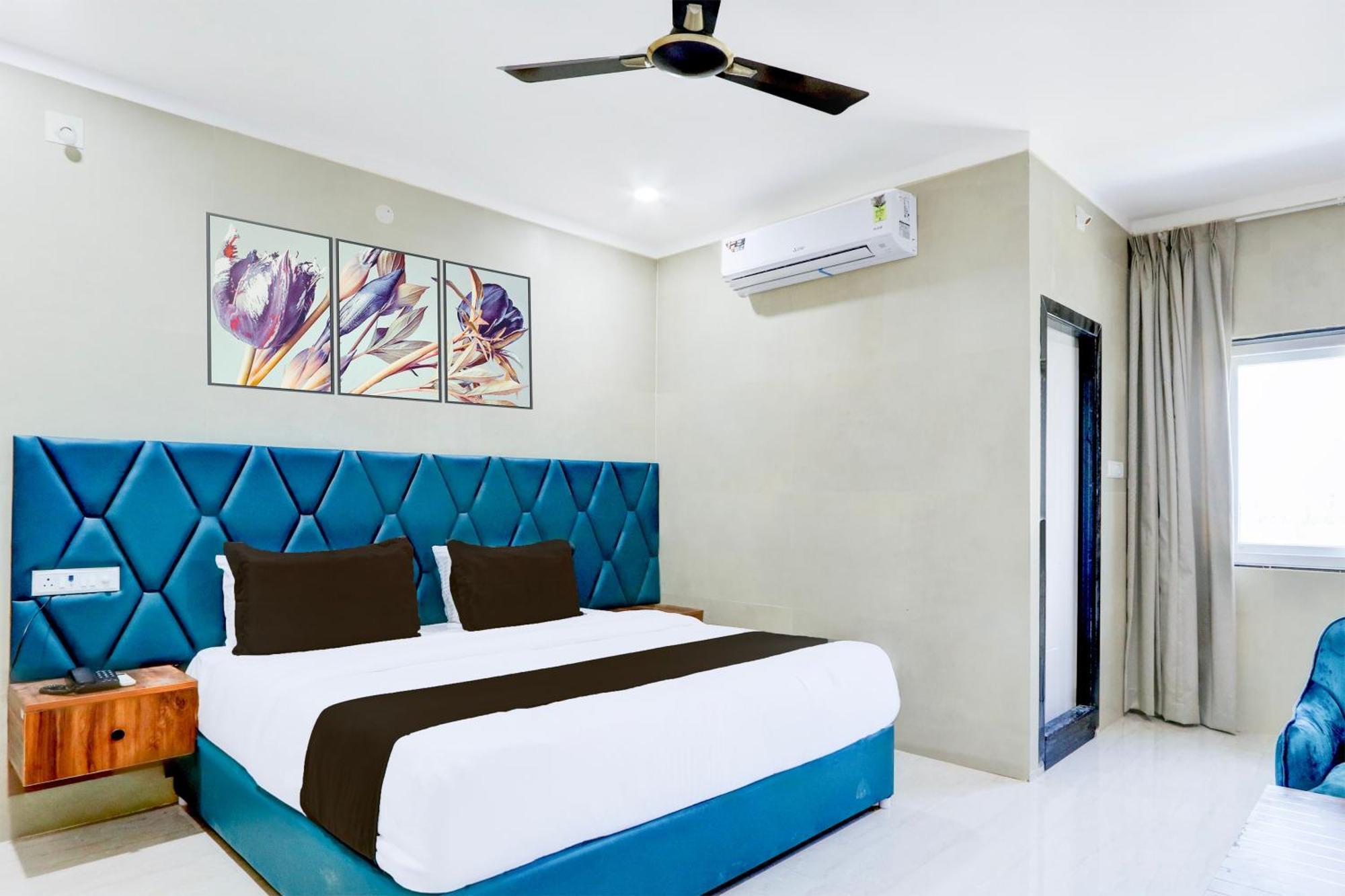 Hotel O Pr Grand Khammam Bagian luar foto