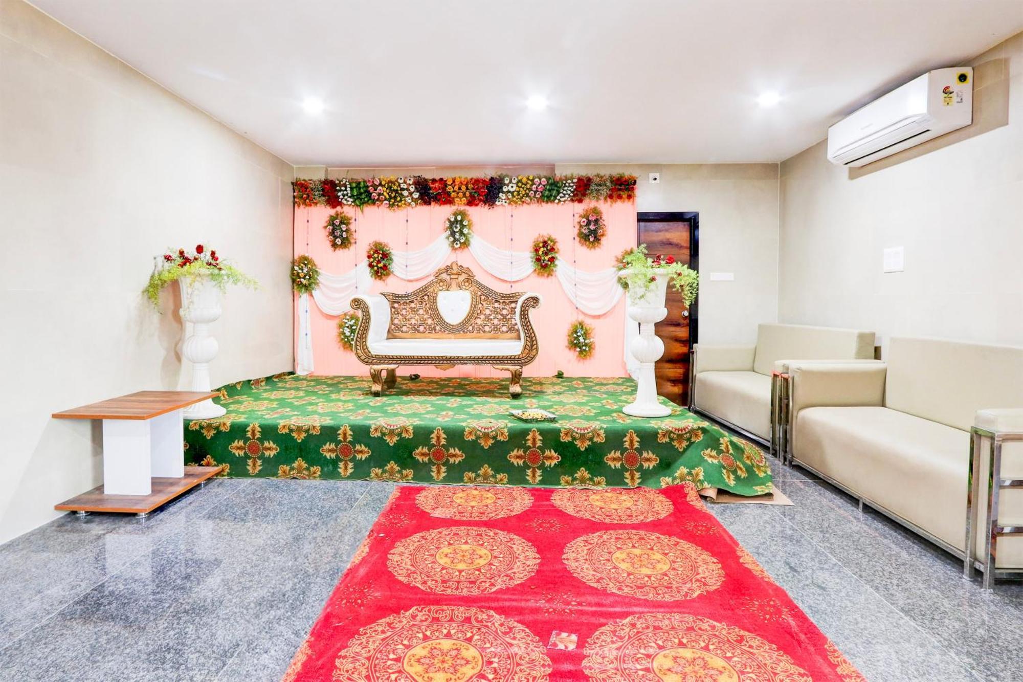 Hotel O Pr Grand Khammam Bagian luar foto