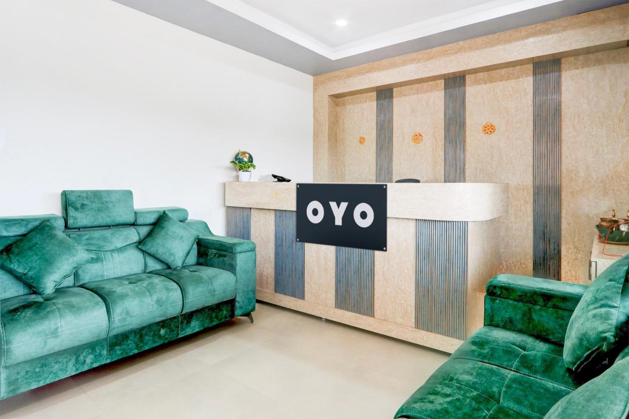 Hotel O Pr Grand Khammam Bagian luar foto