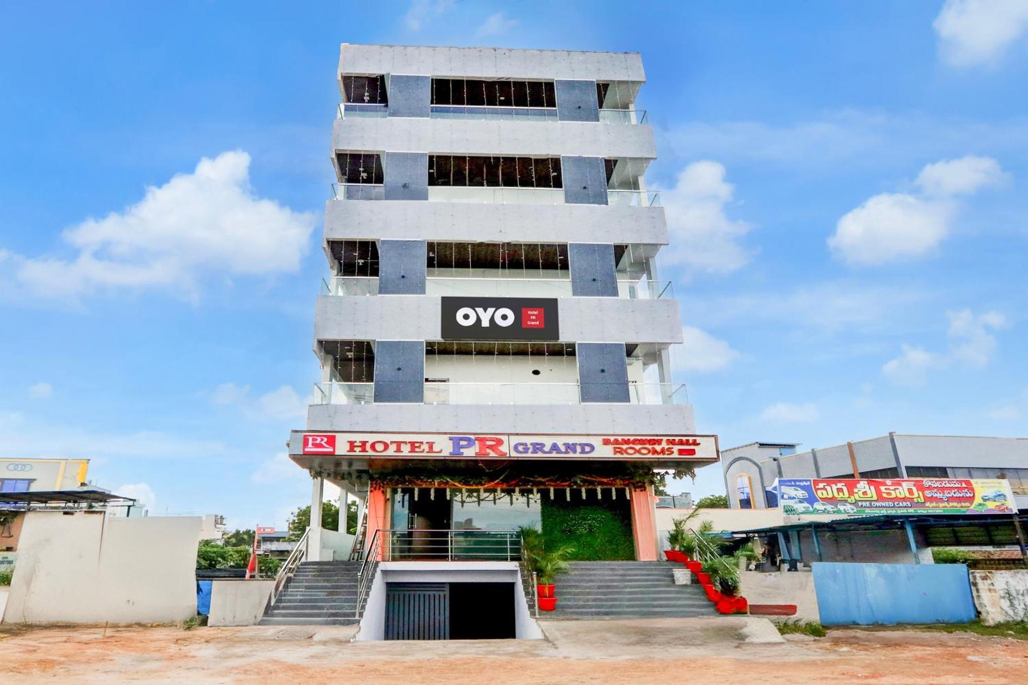 Hotel O Pr Grand Khammam Bagian luar foto