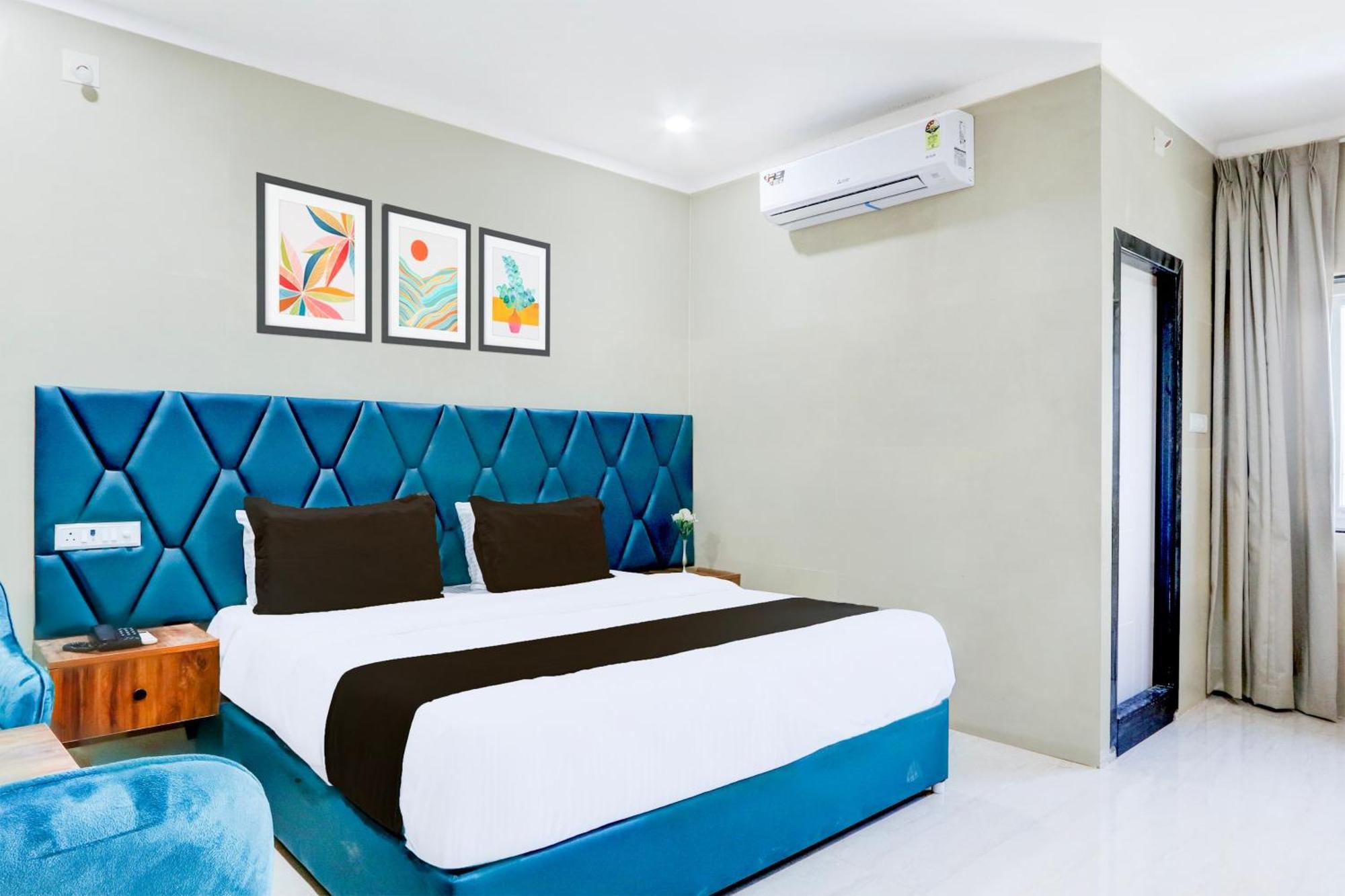 Hotel O Pr Grand Khammam Bagian luar foto